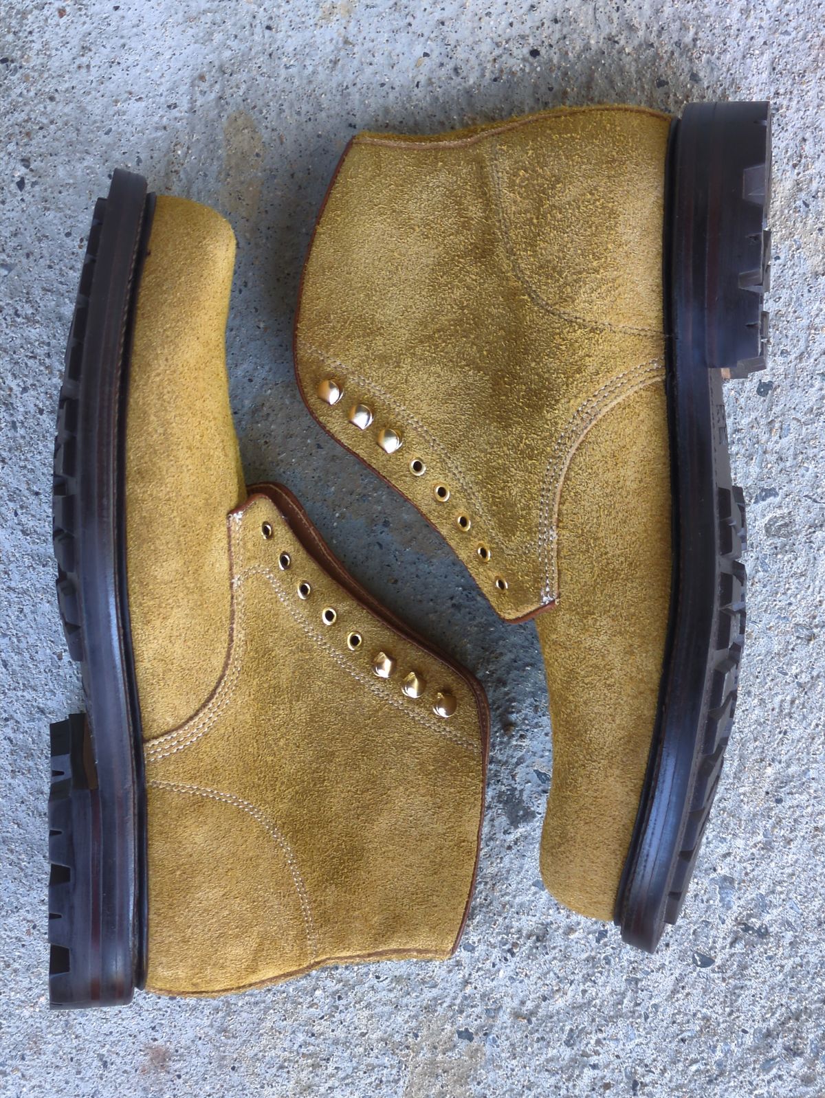 Photo by Monkley on October 3, 2025 of the Grant Stone Baroda Boot in C.F. Stead Snuff Desert Oasis Suede.