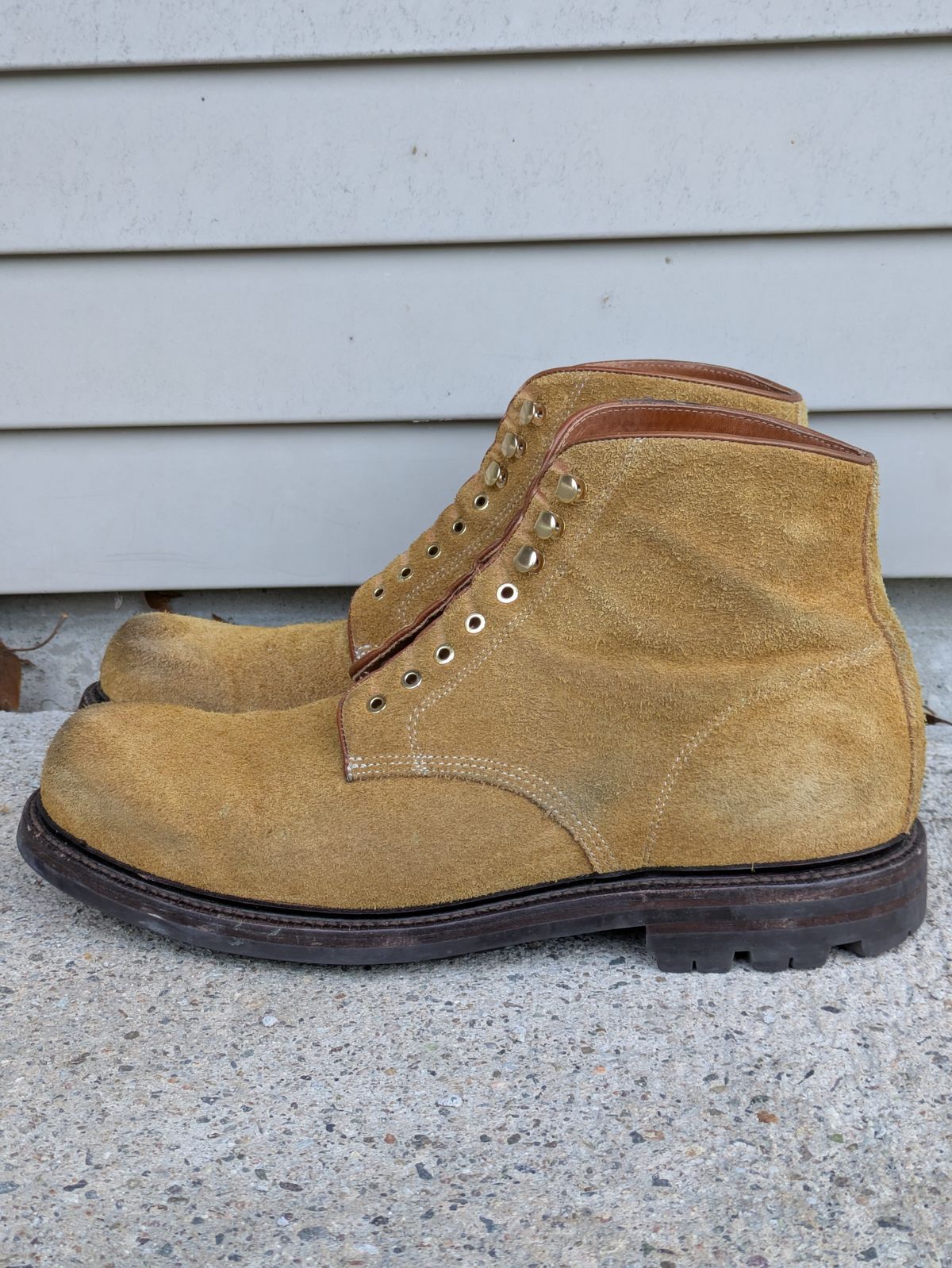 Photo by Monkley on December 5, 2025 of the Grant Stone Baroda Boot in C.F. Stead Snuff Desert Oasis Suede.