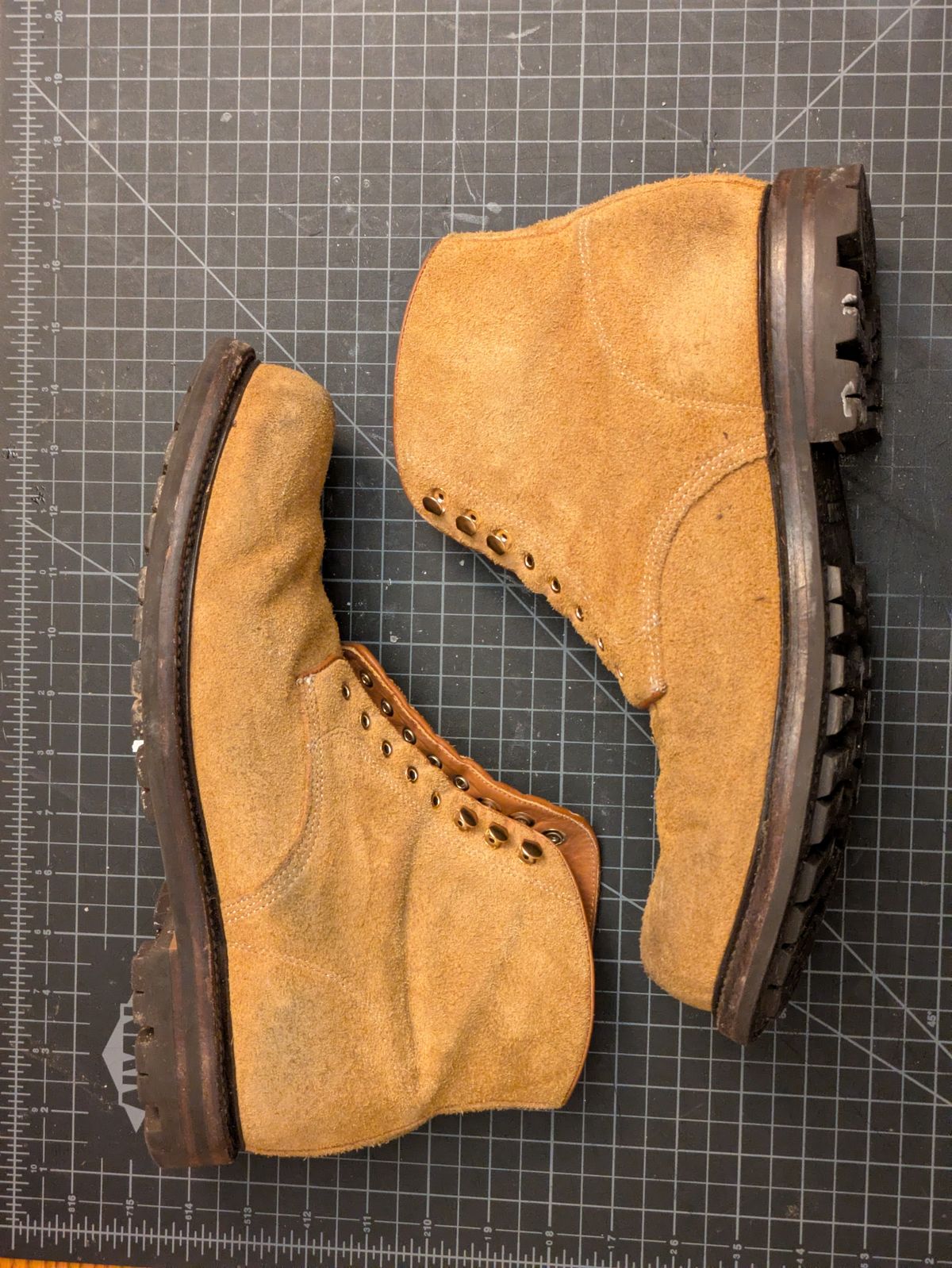 Photo by Monkley on January 6, 2026 of the Grant Stone Baroda Boot in C.F. Stead Snuff Desert Oasis Suede.