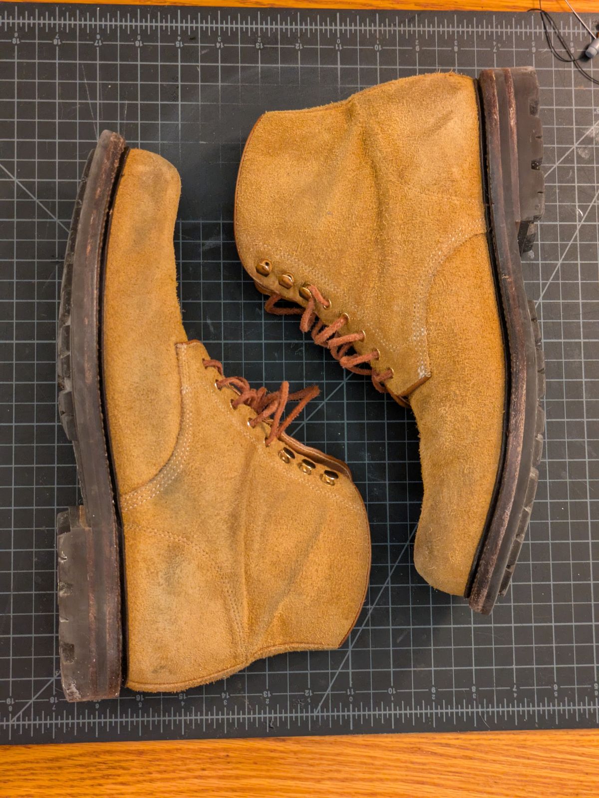 Photo by Monkley on February 6, 2026 of the Grant Stone Baroda Boot in C.F. Stead Snuff Desert Oasis Suede.