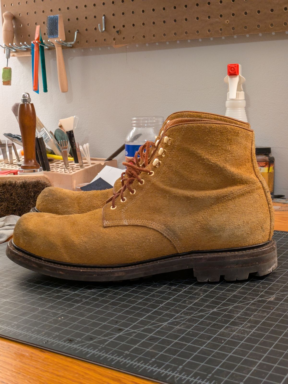 Photo by Monkley on February 6, 2026 of the Grant Stone Baroda Boot in C.F. Stead Snuff Desert Oasis Suede.