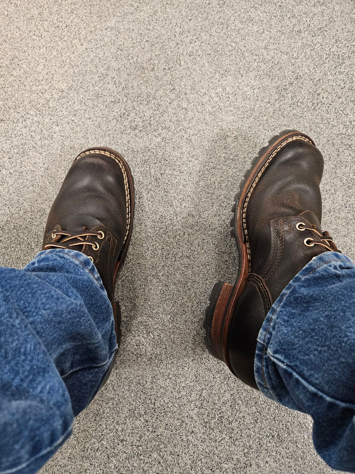 Photo by brew_seagulls on January 30, 2024 of the Nicks Urban Logger in Horween Brown Waxed Flesh.
