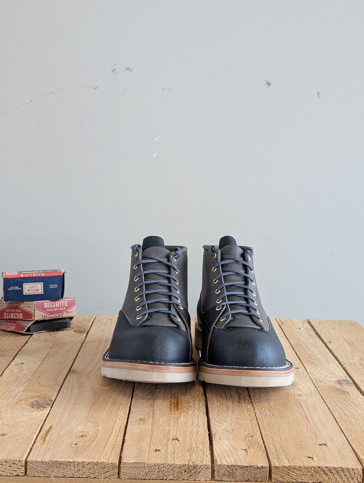 Photo by stoicsasquatch on November 5, 2025 of the Nicks x Stitchdown Prototype in Horween cypress light Gray & Horween Pacific Waxed Flesh.