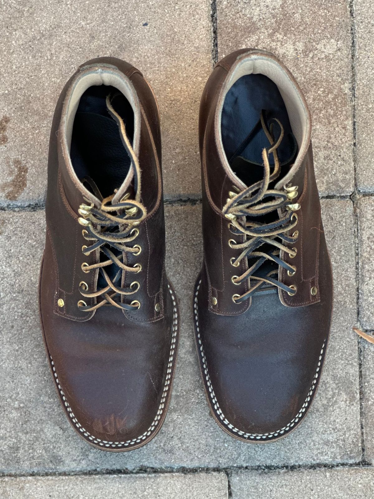 Photo by horweendreams on November 5, 2023 of the Østmo Type I in Horween Cinnamon Waxed Flesh.
