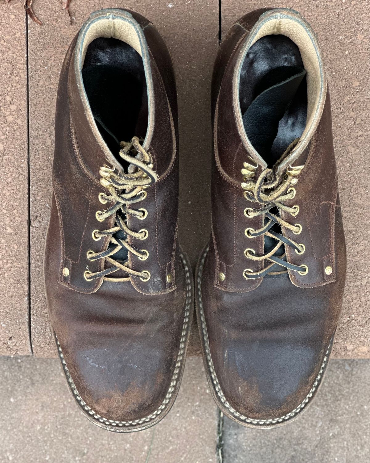 Photo by horweendreams on January 4, 2024 of the Østmo Type I in Horween Cinnamon Waxed Flesh.