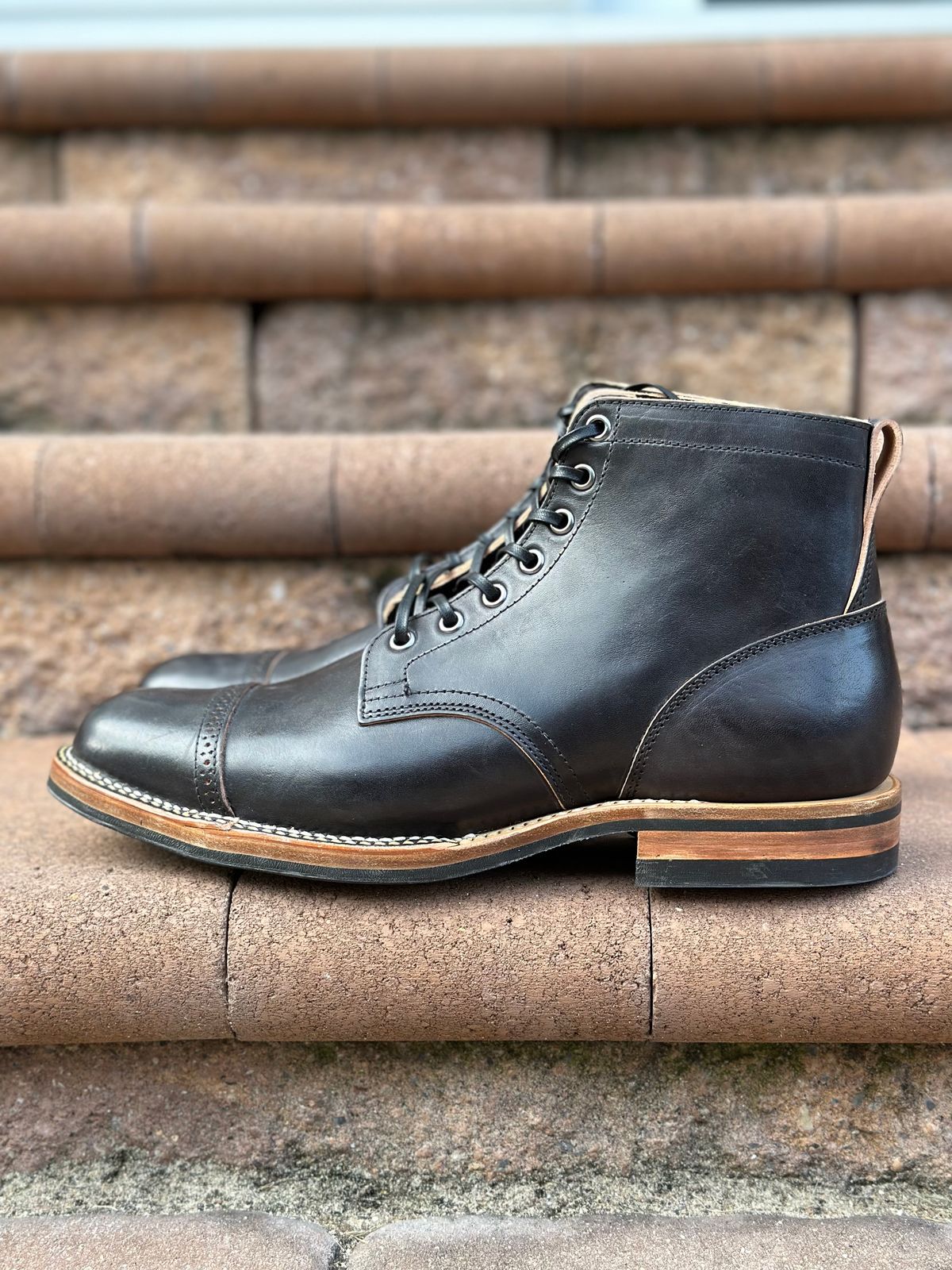 Photo by horweendreams on October 5, 2023 of the Viberg Service Boot BCT in Maryam Black Horsebutt.