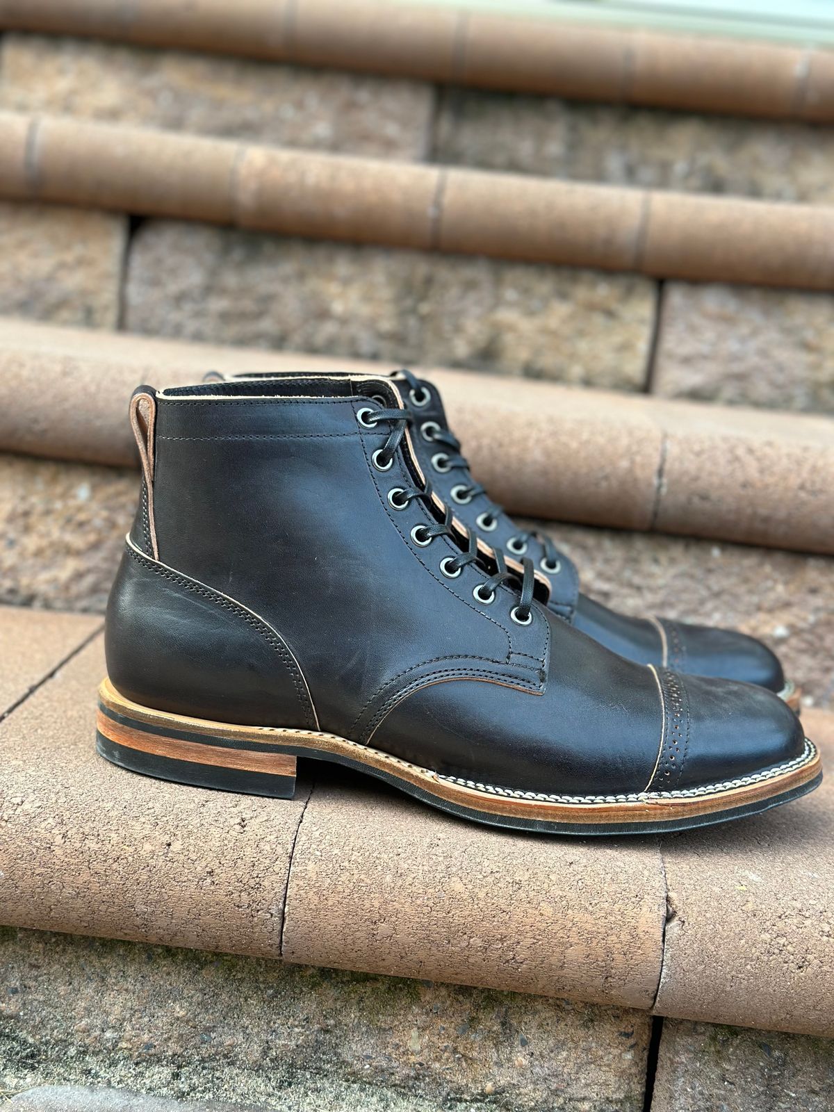 Photo by horweendreams on October 5, 2023 of the Viberg Service Boot BCT in Maryam Black Horsebutt.
