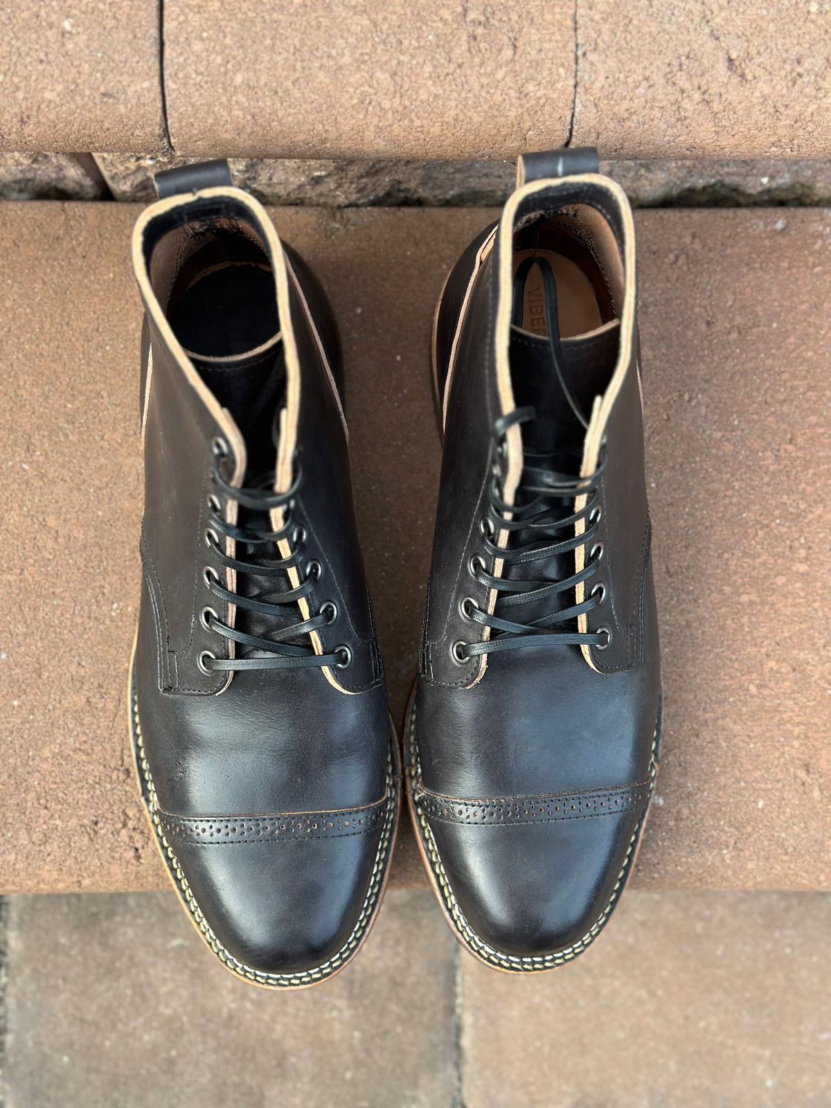 Photo by horweendreams on October 5, 2023 of the Viberg Service Boot BCT in Maryam Black Horsebutt.