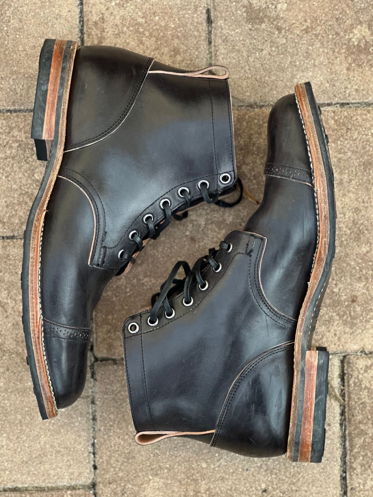 Photo by horweendreams on November 5, 2023 of the Viberg Service Boot BCT in Maryam Black Horsebutt.