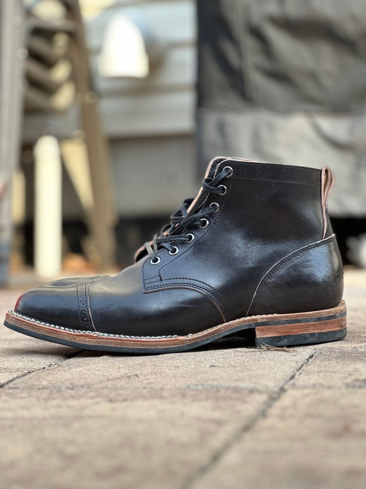 Photo by horweendreams on November 5, 2023 of the Viberg Service Boot BCT in Maryam Black Horsebutt.