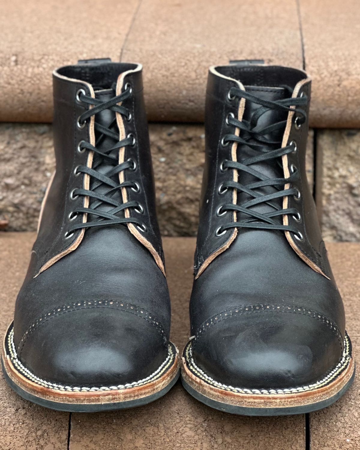 Photo by horweendreams on January 4, 2024 of the Viberg Service Boot BCT in Maryam Black Horsebutt.