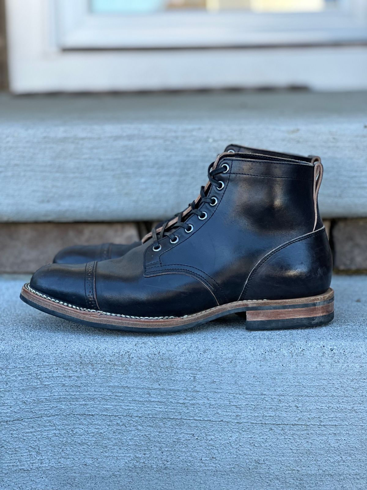 Photo by horweendreams on February 4, 2024 of the Viberg Service Boot BCT in Maryam Black Horsebutt.