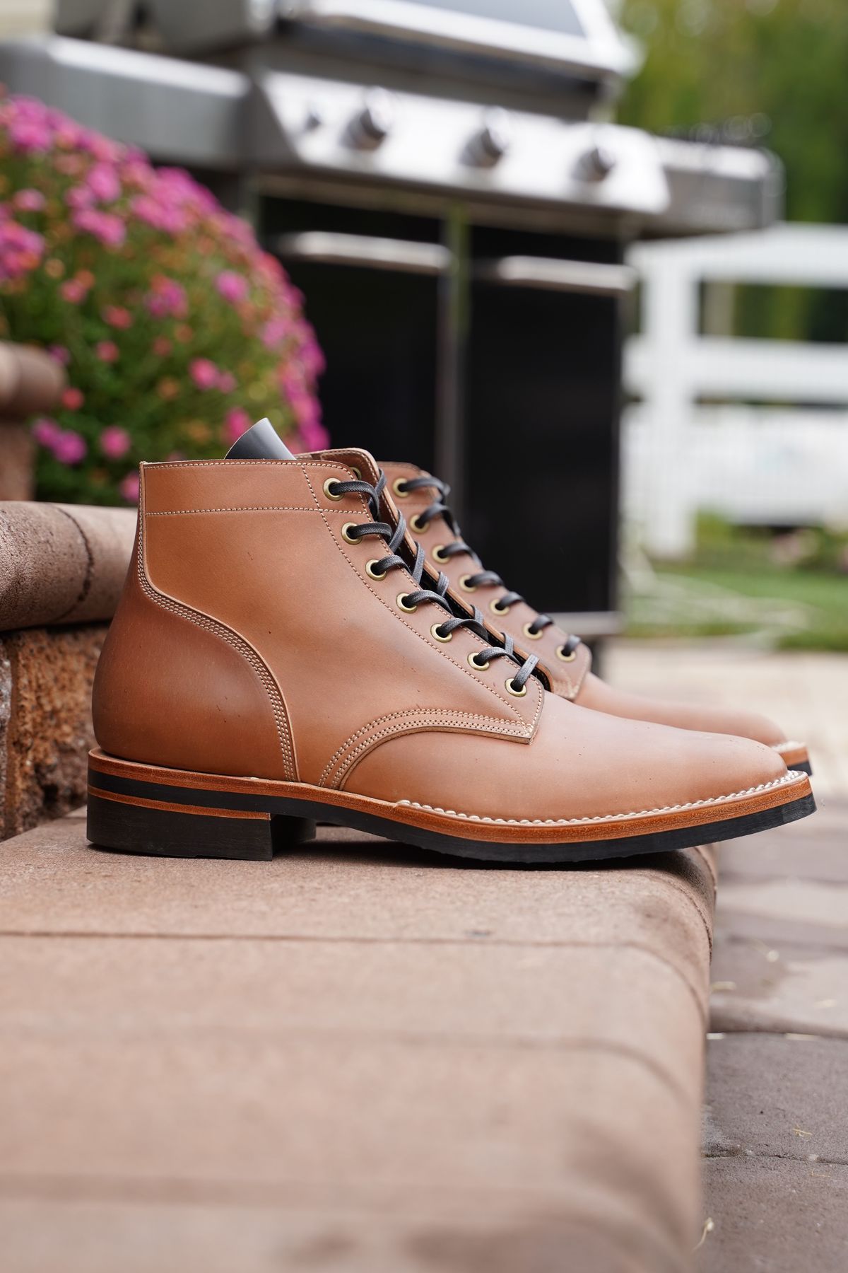 Photo by horweendreams on October 4, 2022 of the Onderhoud SVC01 Boondocker in Horween Unglazed Natural Shell Cordovan.