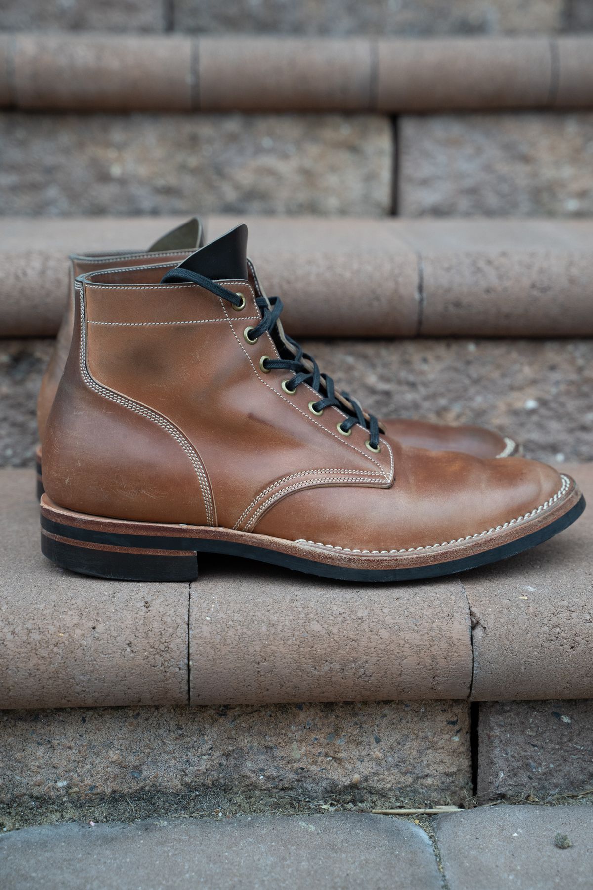 Photo by horweendreams on April 5, 2023 of the Onderhoud SVC01 Boondocker in Horween Unglazed Natural Shell Cordovan.