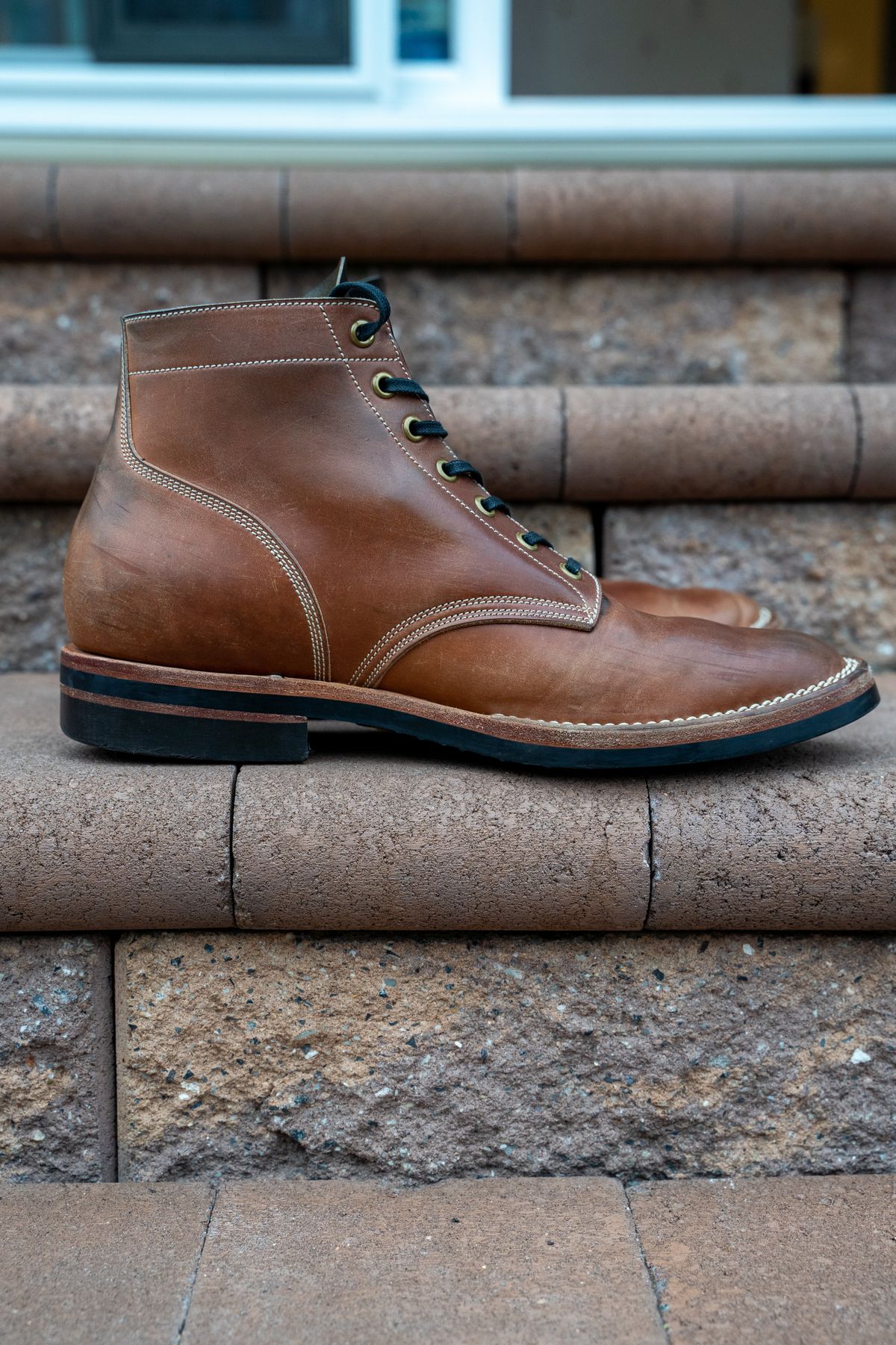 Photo by horweendreams on April 5, 2023 of the Onderhoud SVC01 Boondocker in Horween Unglazed Natural Shell Cordovan.