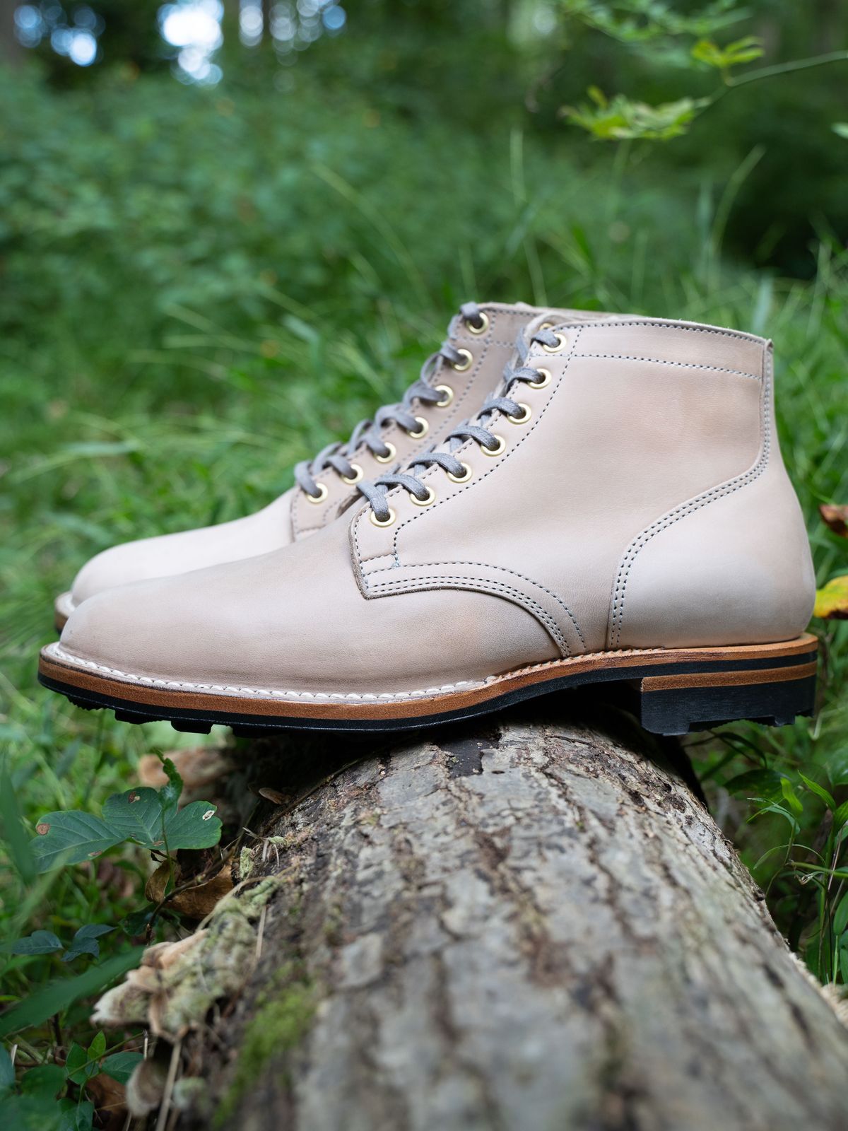 Photo by horweendreams on October 1, 2021 of the Viberg Service Boot in Maryam Light Grey Horsebutt.