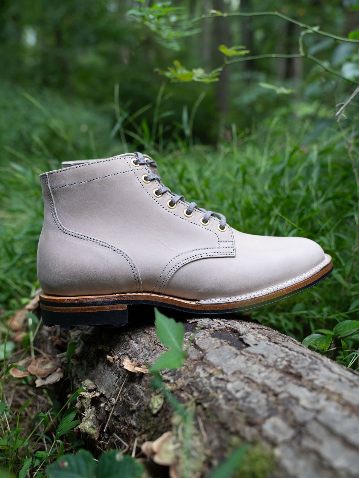 Photo by horweendreams on October 1, 2021 of the Viberg Service Boot in Maryam Light Grey Horsebutt.