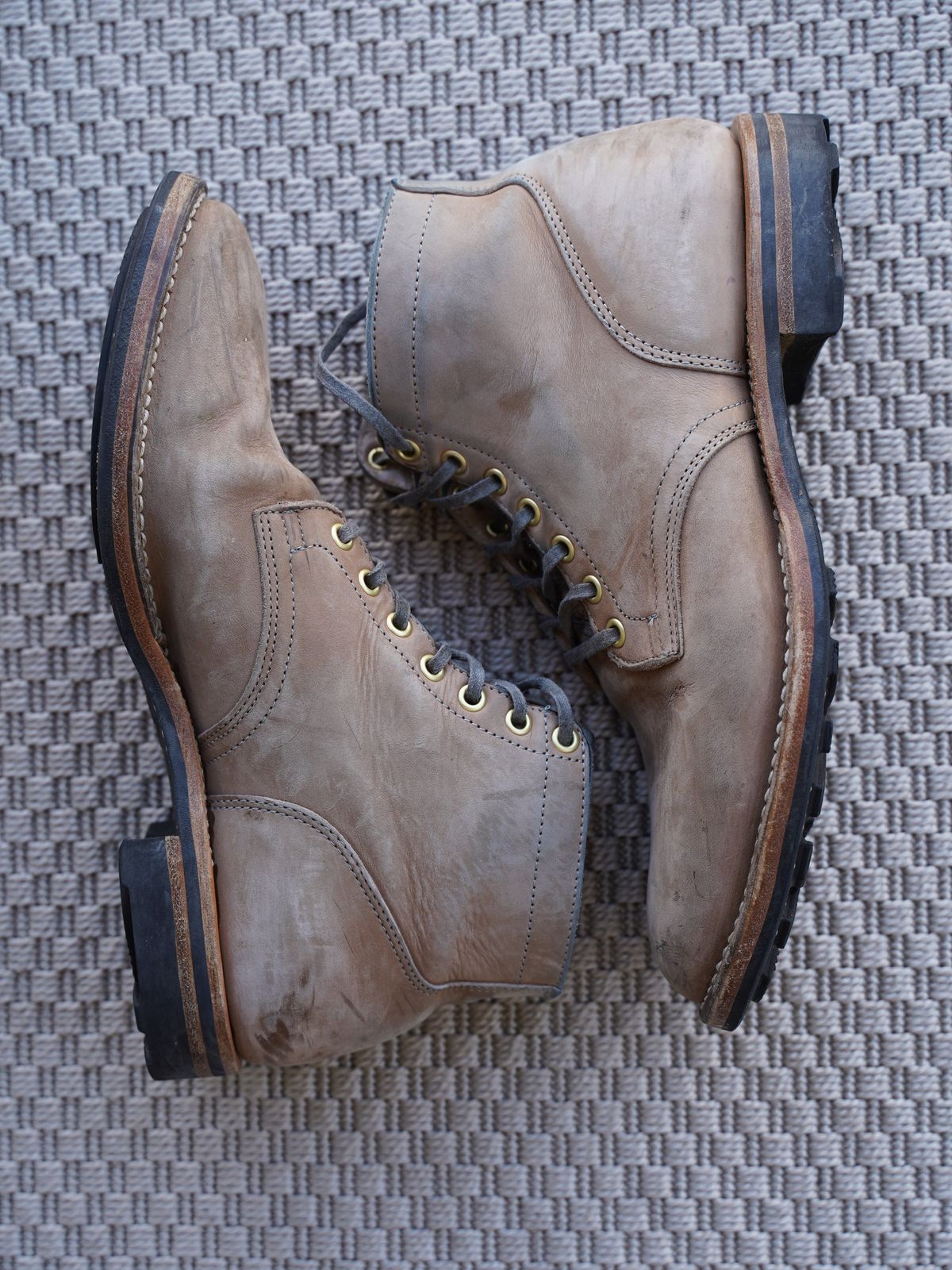 Photo by horweendreams on December 3, 2021 of the Viberg Service Boot in Maryam Light Grey Horsebutt.