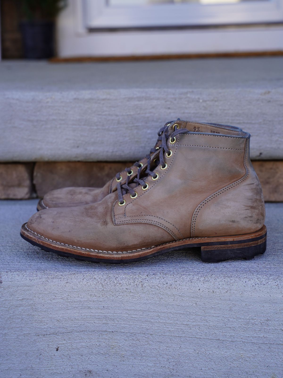 Photo by horweendreams on December 3, 2021 of the Viberg Service Boot in Maryam Light Grey Horsebutt.