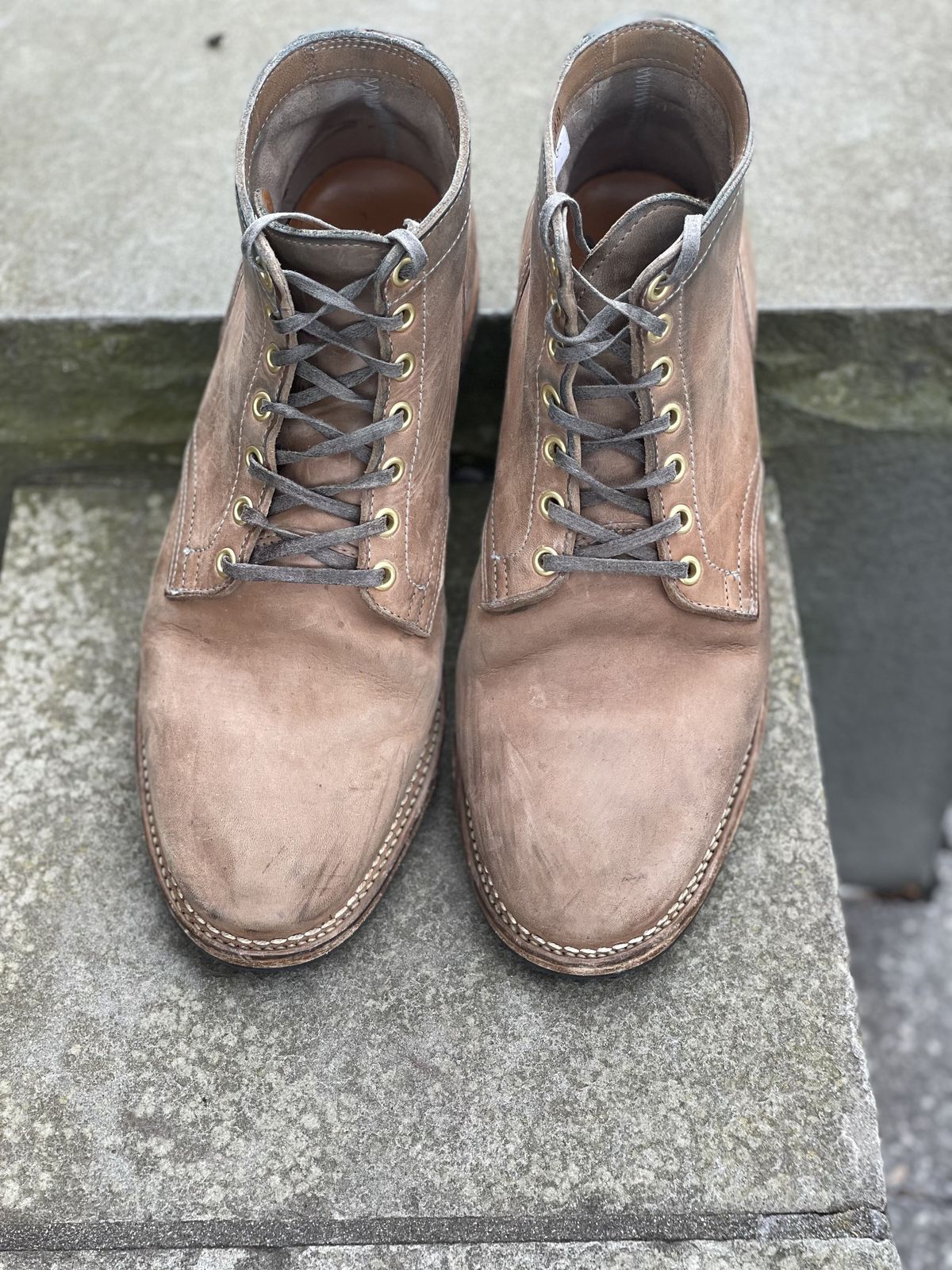 Photo by horweendreams on April 5, 2022 of the Viberg Service Boot in Maryam Light Grey Horsebutt.