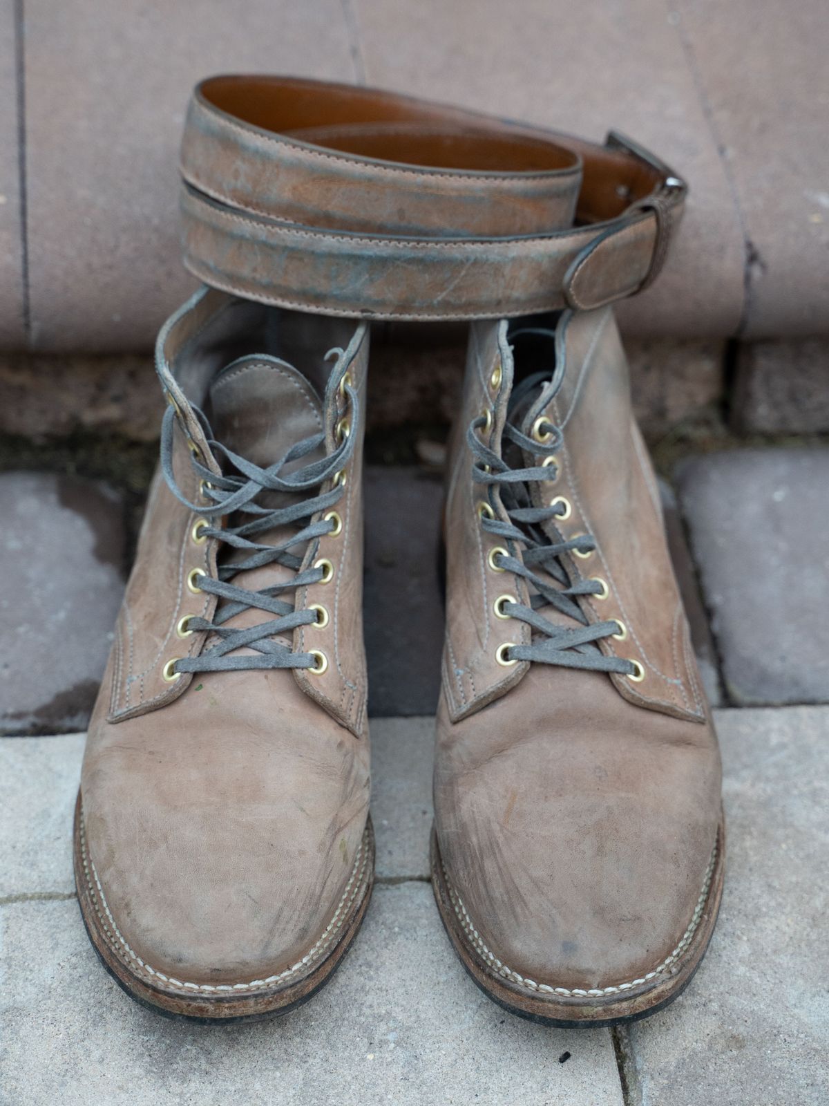 Photo by horweendreams on May 6, 2022 of the Viberg Service Boot in Maryam Light Grey Horsebutt.