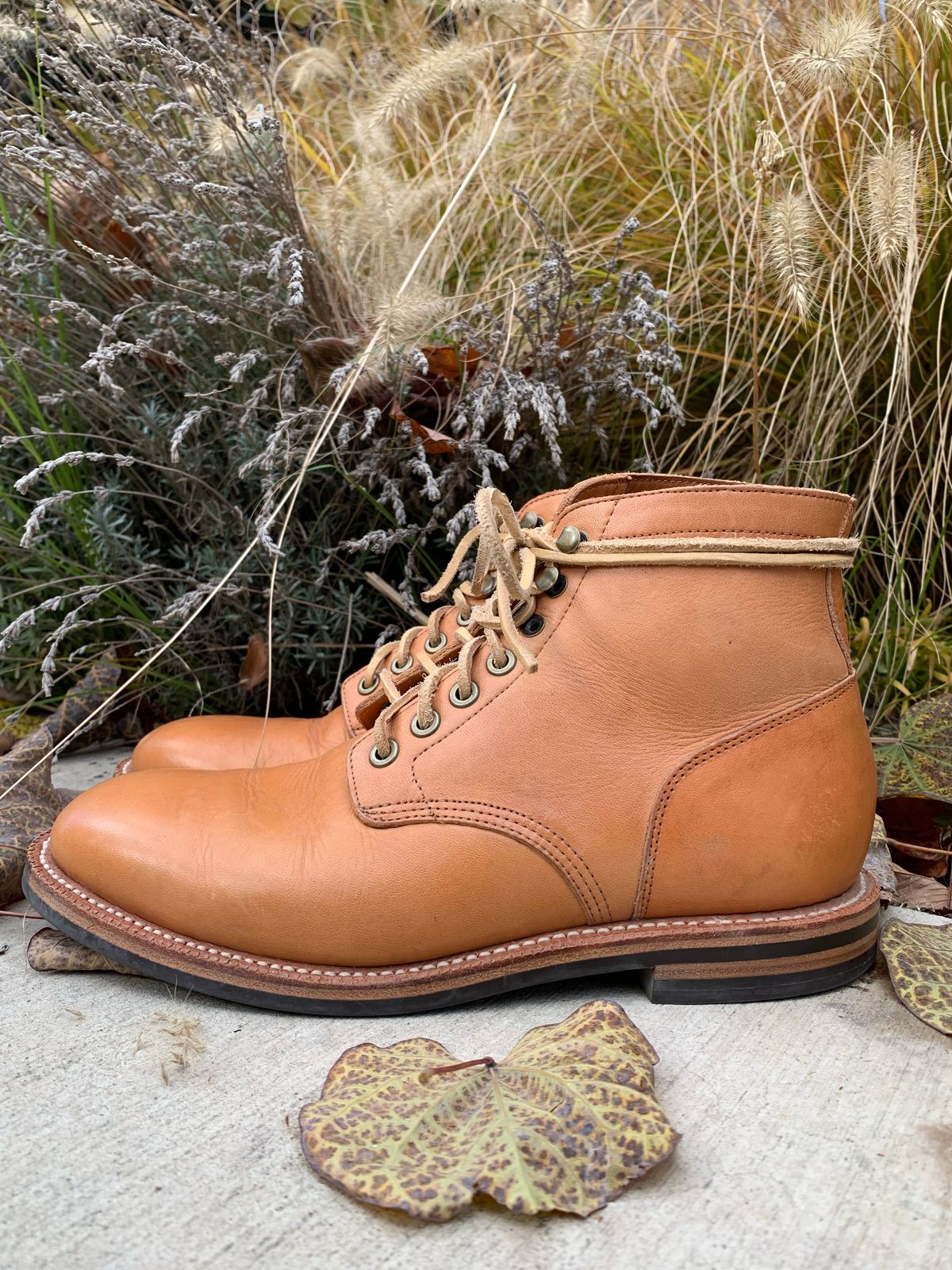 Photo by RobertBootmann on November 3, 2022 of the Grant Stone Diesel Boot in Horween English Tan Essex.