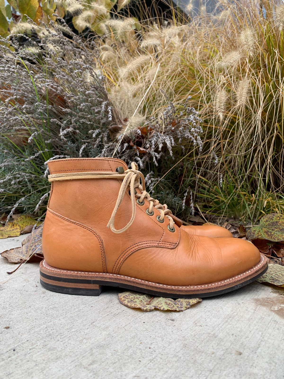 Photo by RobertBootmann on November 3, 2022 of the Grant Stone Diesel Boot in Horween English Tan Essex.