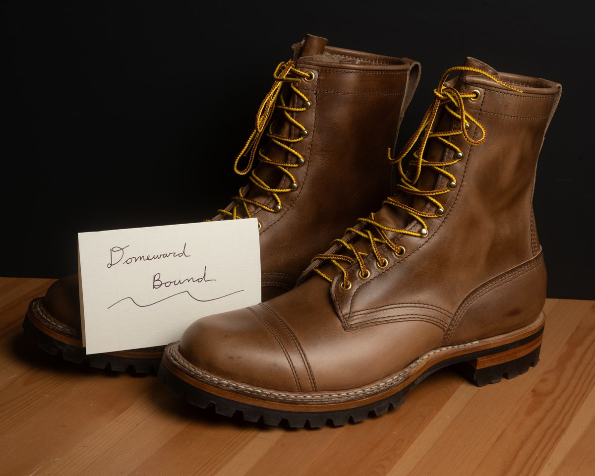 Photo by meangiant on October 9, 2023 of the White's Bounty Hunter in Horween Natural Chromexcel.