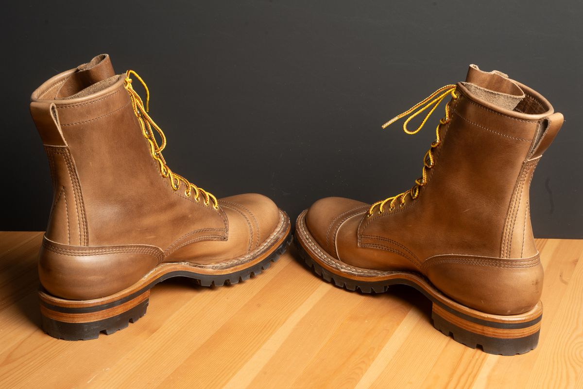 Photo by meangiant on October 9, 2023 of the White's Bounty Hunter in Horween Natural Chromexcel.