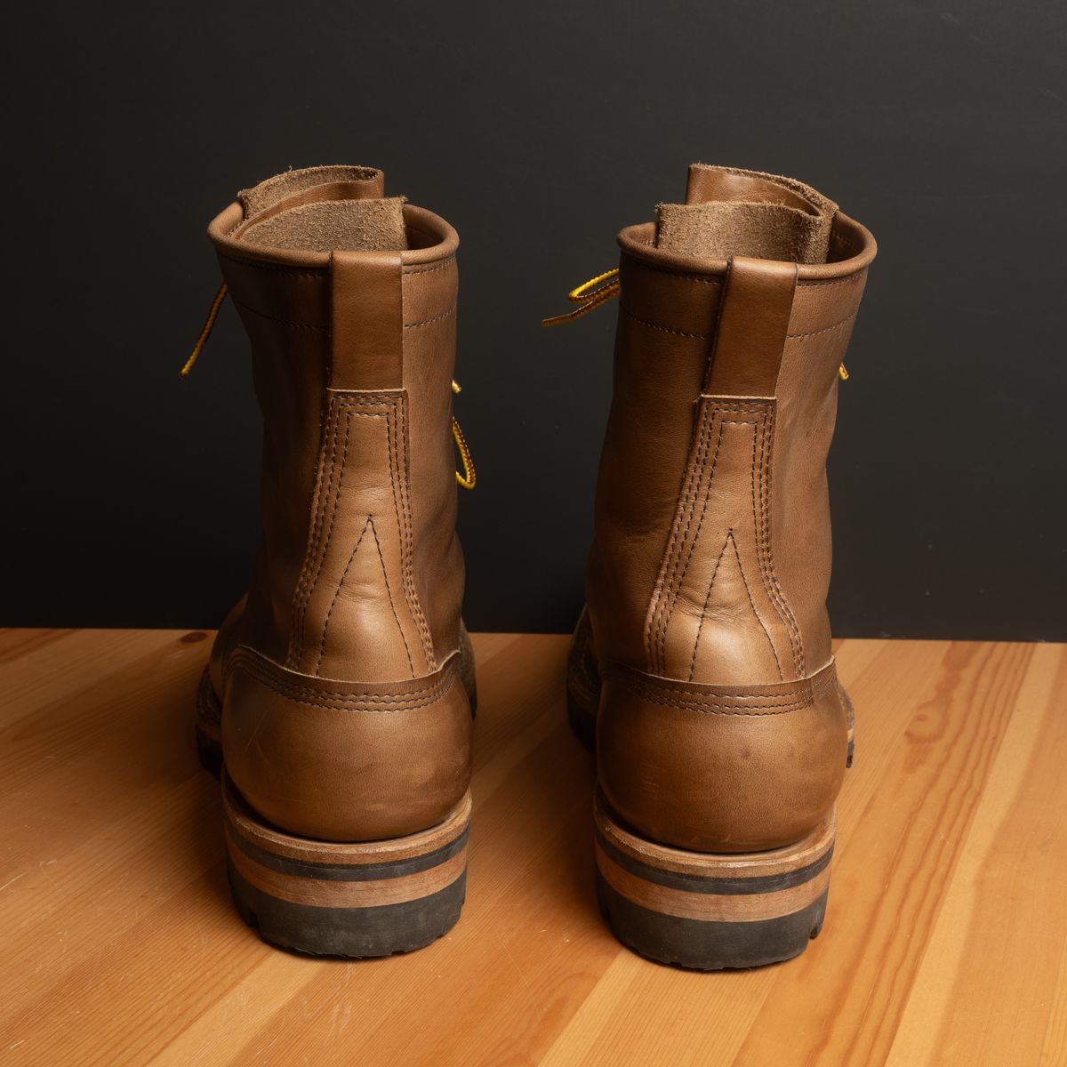 Photo by meangiant on November 6, 2023 of the White's Bounty Hunter in Horween Natural Chromexcel.