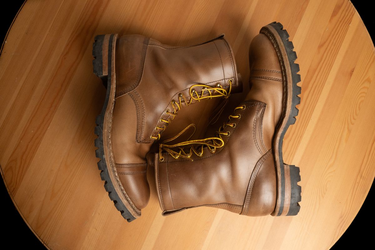 Photo by meangiant on November 6, 2023 of the White's Bounty Hunter in Horween Natural Chromexcel.