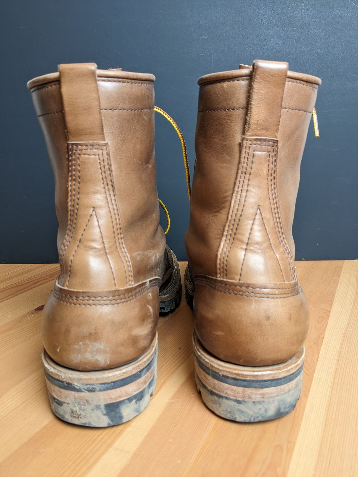 Photo by meangiant on January 6, 2024 of the White's Bounty Hunter in Horween Natural Chromexcel.