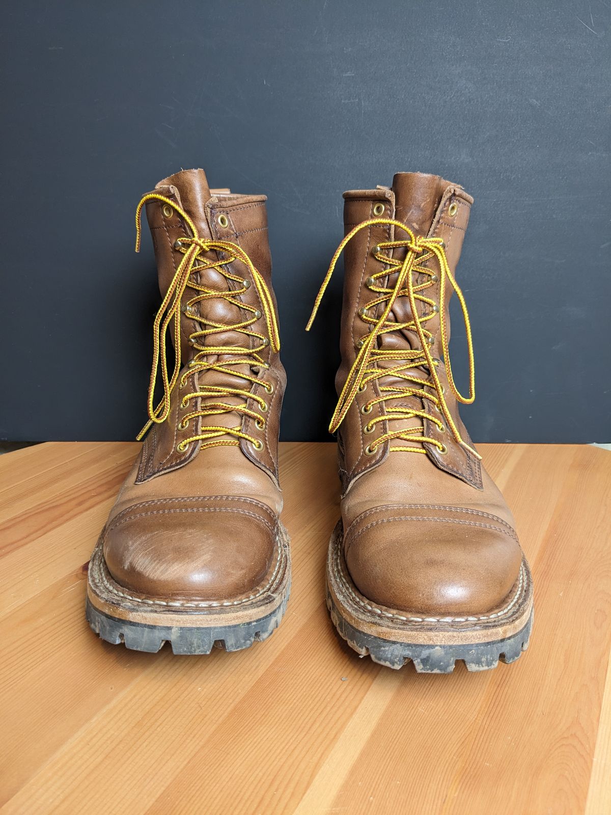 Photo by meangiant on January 6, 2024 of the White's Bounty Hunter in Horween Natural Chromexcel.