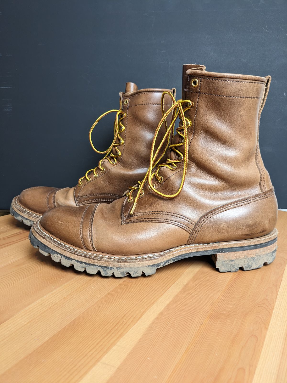 Photo by meangiant on January 6, 2024 of the White's Bounty Hunter in Horween Natural Chromexcel.