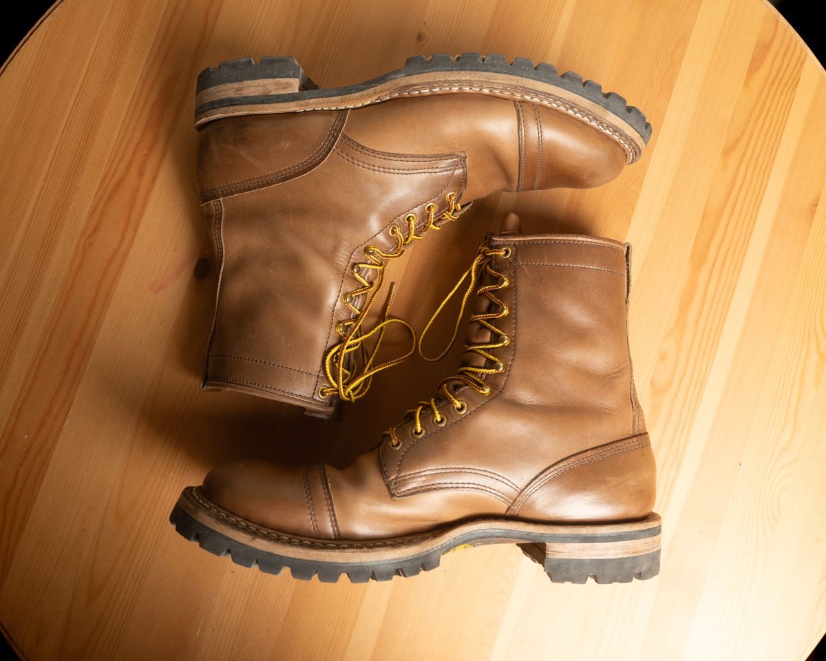 Photo by meangiant on February 6, 2024 of the White's Bounty Hunter in Horween Natural Chromexcel.
