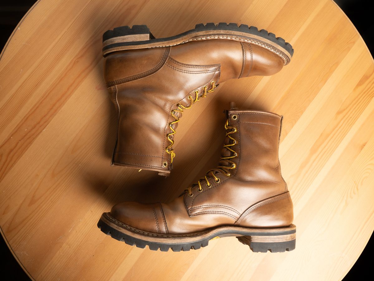 Photo by meangiant on April 6, 2024 of the White's Bounty Hunter in Horween Natural Chromexcel.