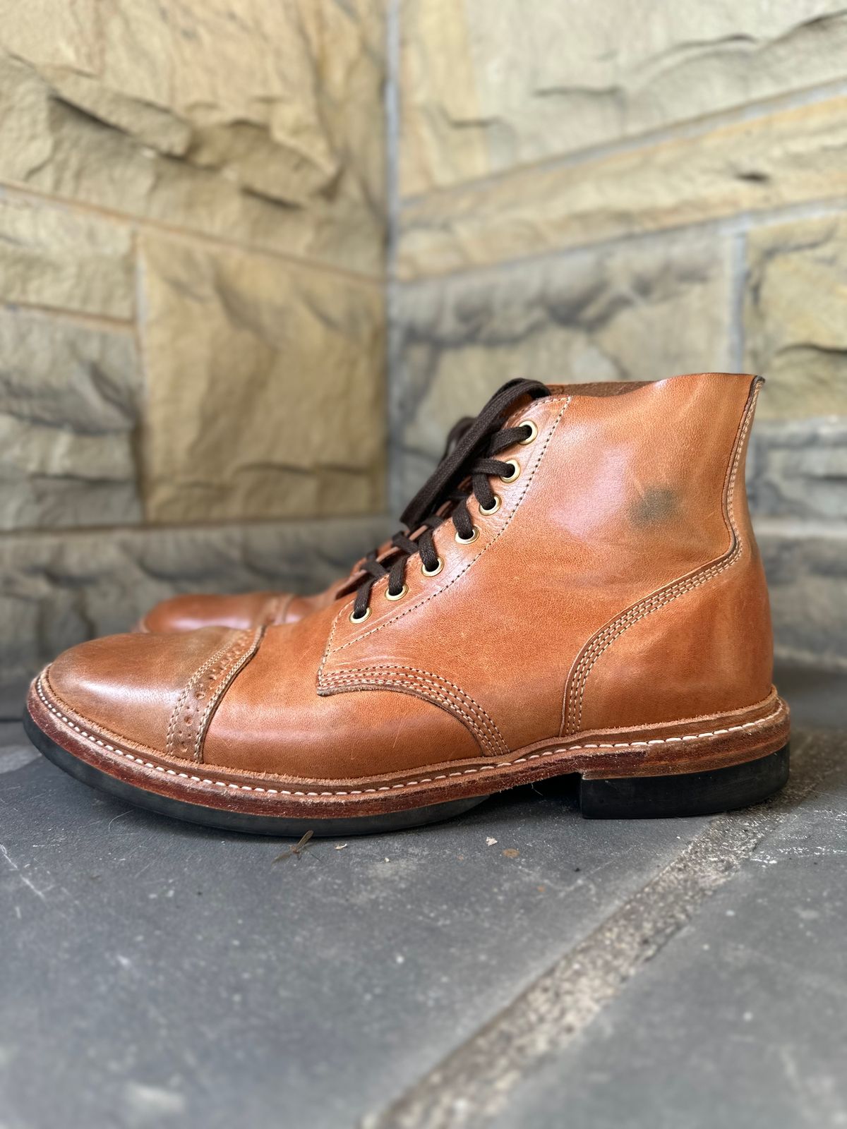 Photo by gmart7 on November 4, 2022 of the Oak Street Bootmakers Field Boot in Maryam Natural Horsebutt.