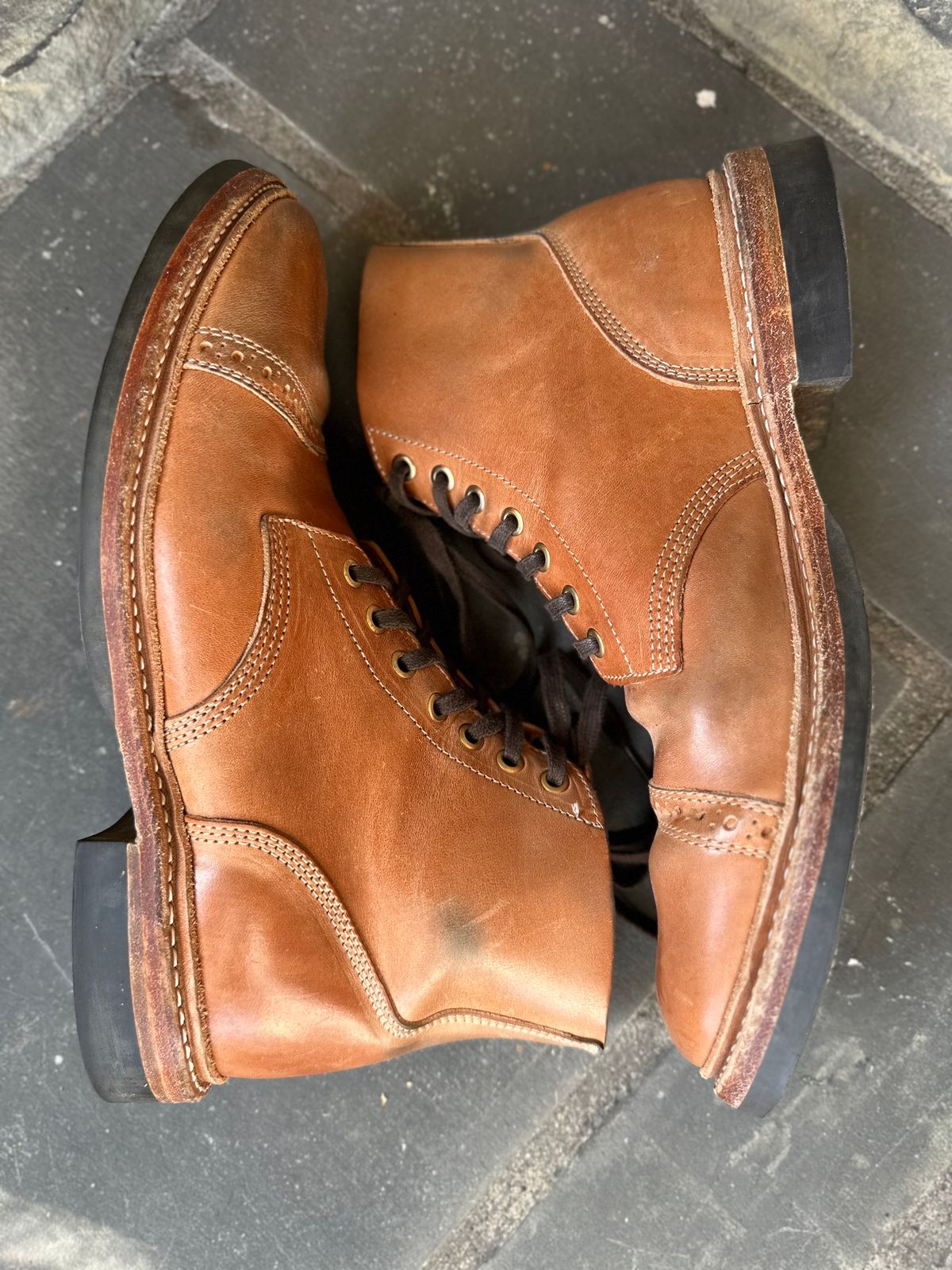 Photo by gmart7 on November 4, 2022 of the Oak Street Bootmakers Field Boot in Maryam Natural Horsebutt.