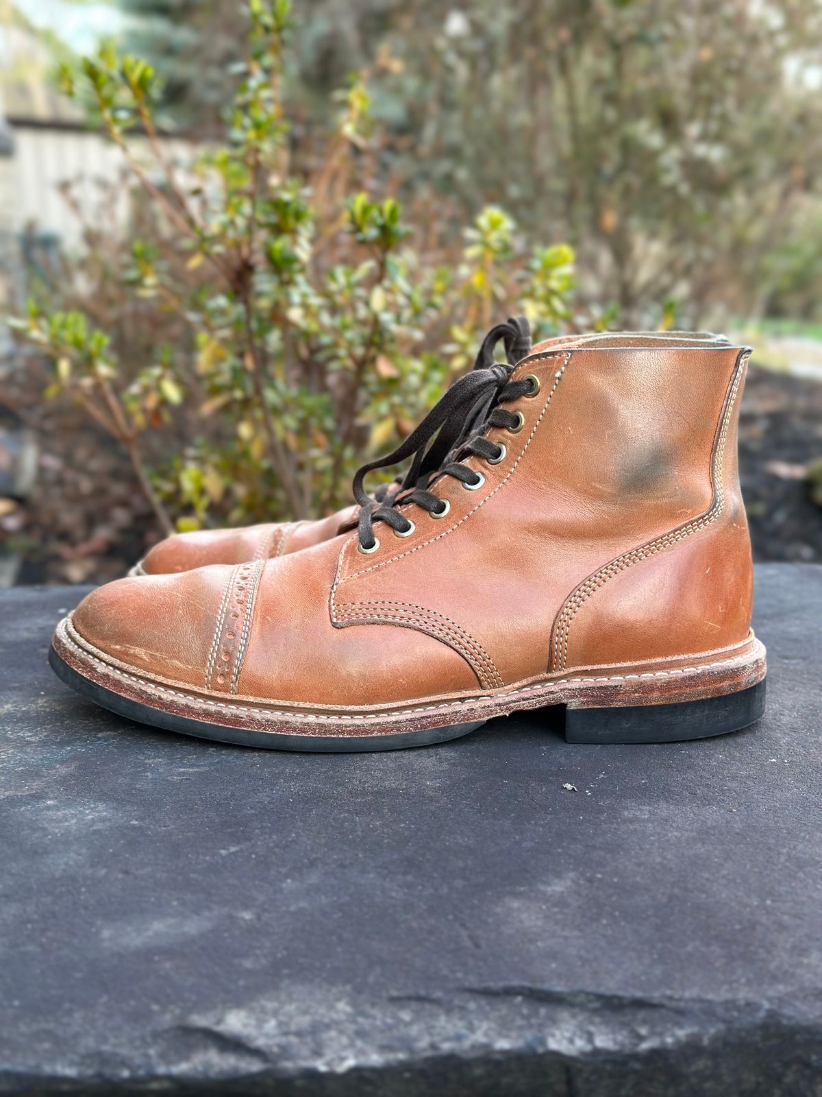 Photo by gmart7 on December 2, 2022 of the Oak Street Bootmakers Field Boot in Maryam Natural Horsebutt.