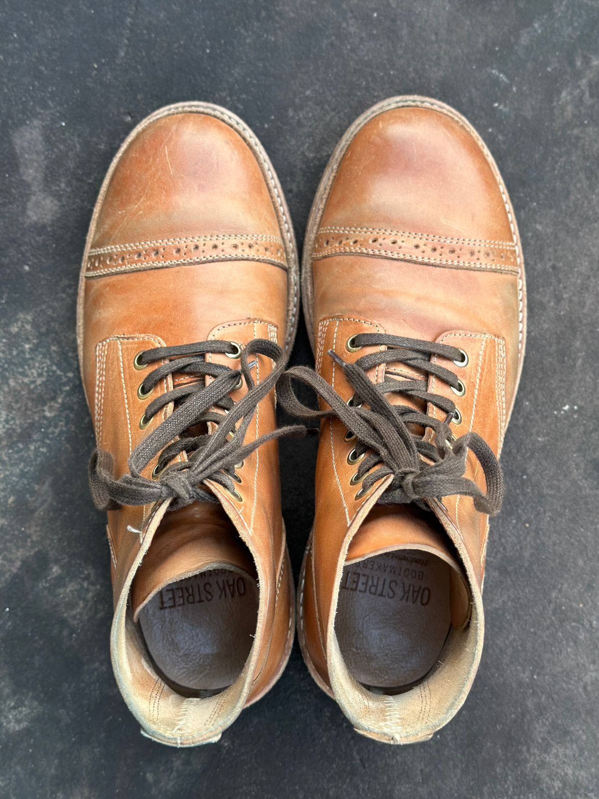 Photo by gmart7 on December 2, 2022 of the Oak Street Bootmakers Field Boot in Maryam Natural Horsebutt.