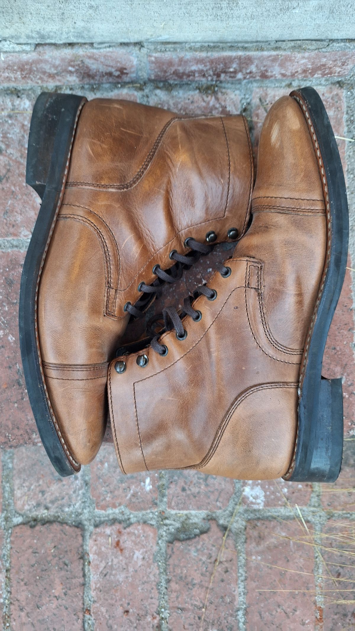 Photo by brypadilla on December 6, 2024 of the Thursday Captain in Horween Natural Chromexcel.