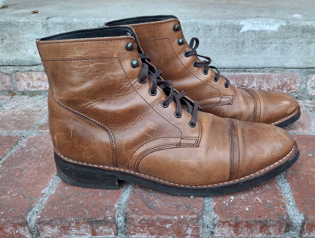 Photo by brypadilla on December 6, 2024 of the Thursday Captain in Horween Natural Chromexcel.