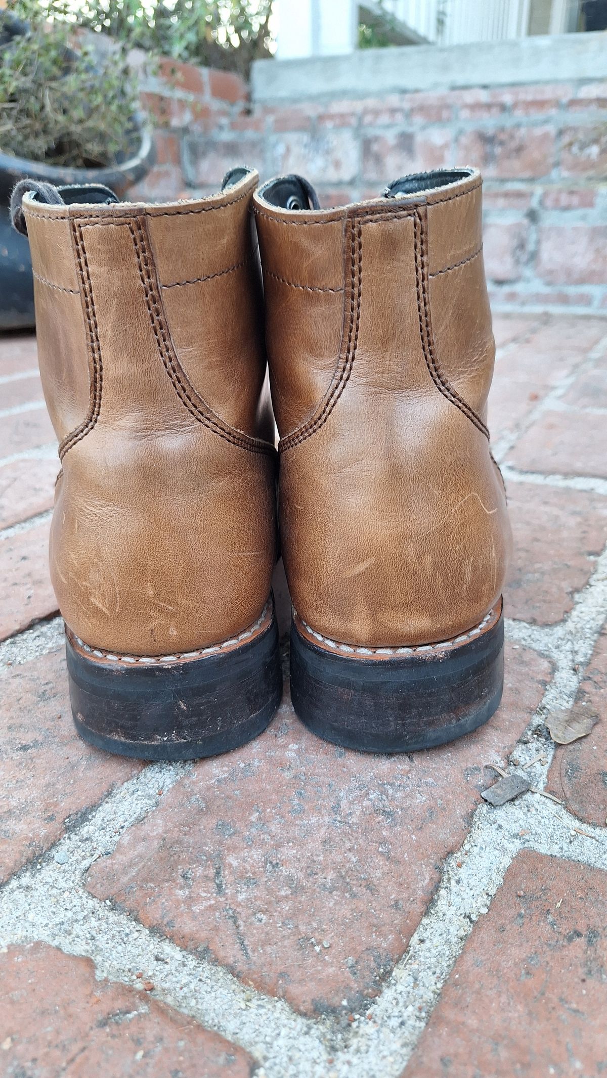 Photo by brypadilla on January 4, 2025 of the Thursday Captain in Horween Natural Chromexcel.