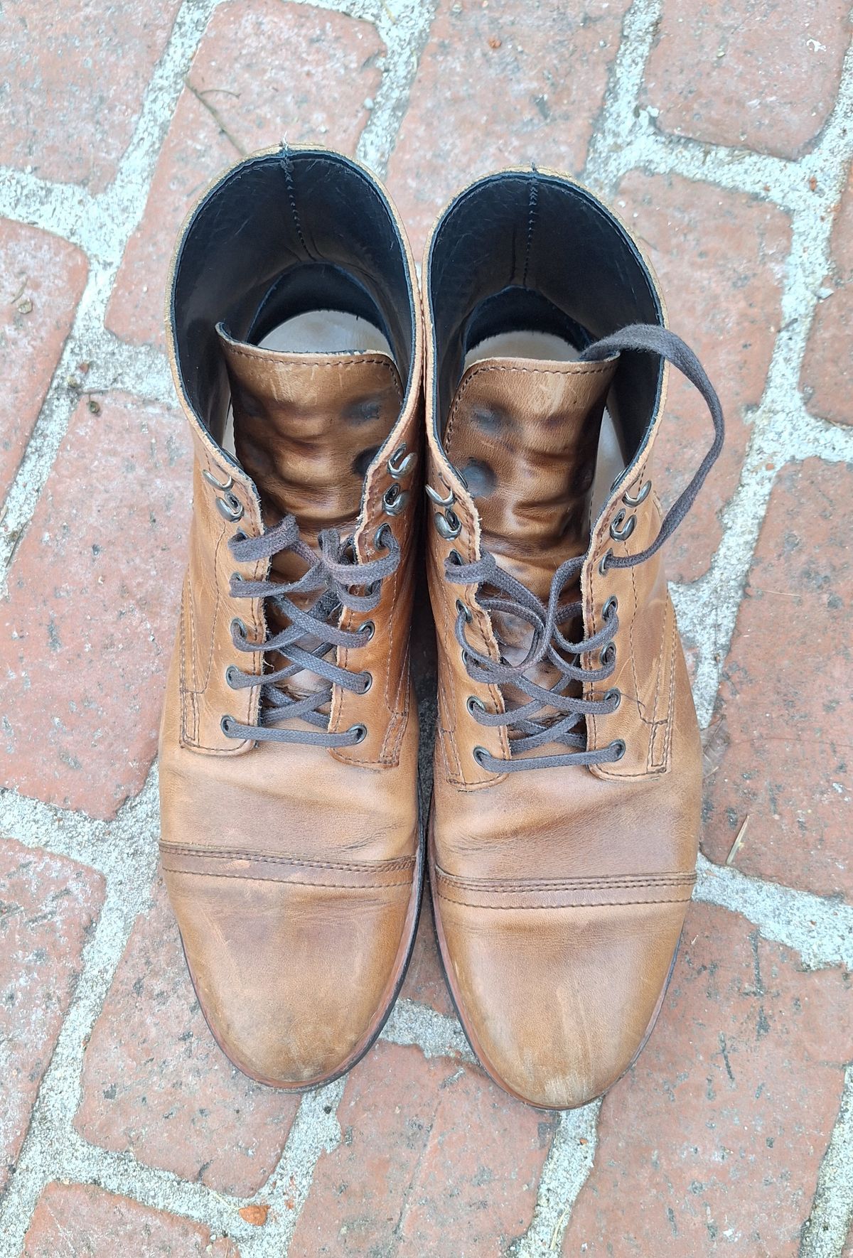 Photo by brypadilla on January 4, 2025 of the Thursday Captain in Horween Natural Chromexcel.