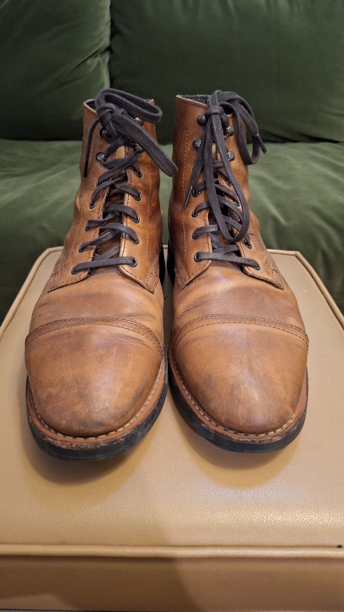Photo by brypadilla on March 6, 2025 of the Thursday Captain in Horween Natural Chromexcel.