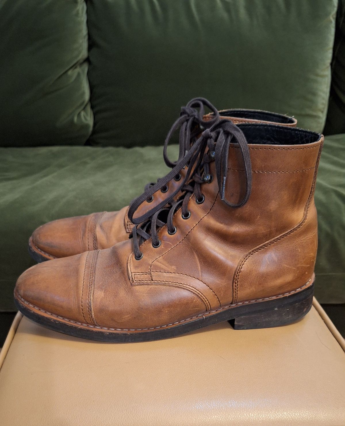 Photo by brypadilla on March 6, 2025 of the Thursday Captain in Horween Natural Chromexcel.