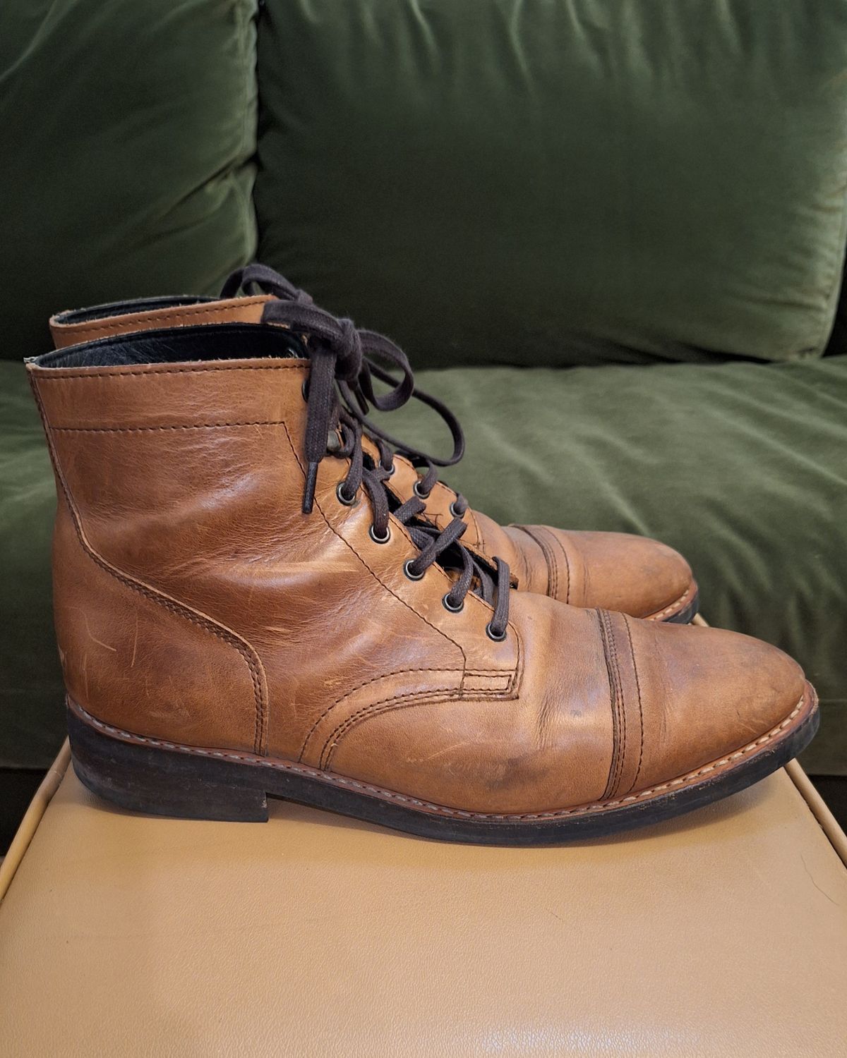Photo by brypadilla on March 6, 2025 of the Thursday Captain in Horween Natural Chromexcel.