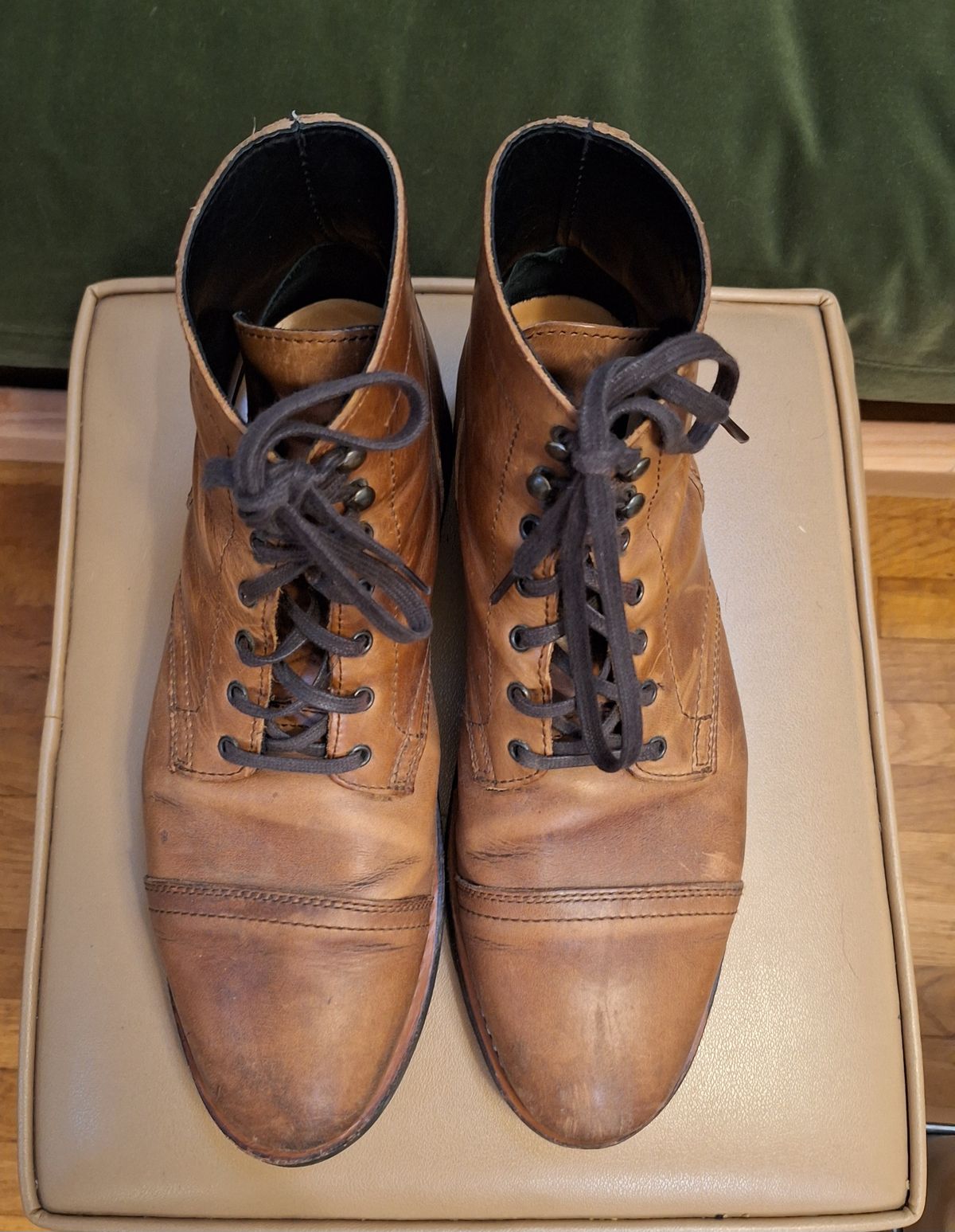 Photo by brypadilla on March 6, 2025 of the Thursday Captain in Horween Natural Chromexcel.