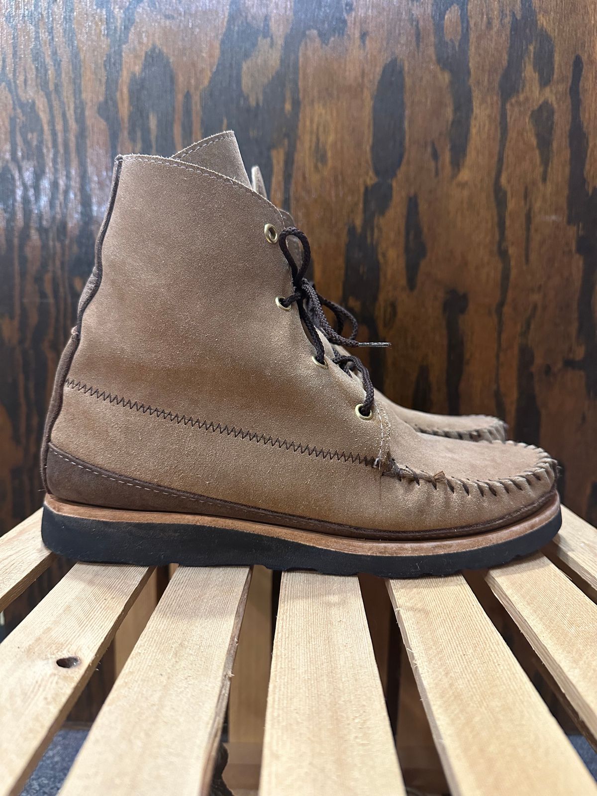 Photo by fcmocs on February 5, 2023 of the Fish Creek Moccasin Hardsole Boot in Khaki Suede.