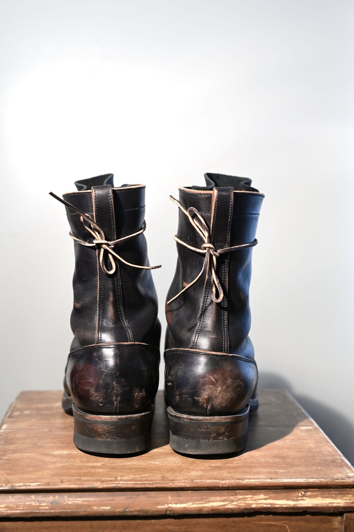 Photo by rmt on February 5, 2024 of the Rolling Dub Trio Griffin 8.5" Plain Toe Boots in Maryam Black Horsebutt.